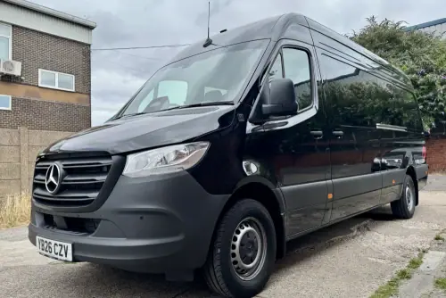 8 or 9-Seat LWB VIP Splitter